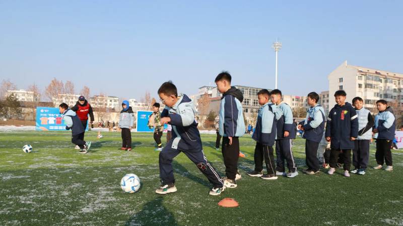 电竞选手转会消息怎么看？官宣、爆料与合同规则全解析